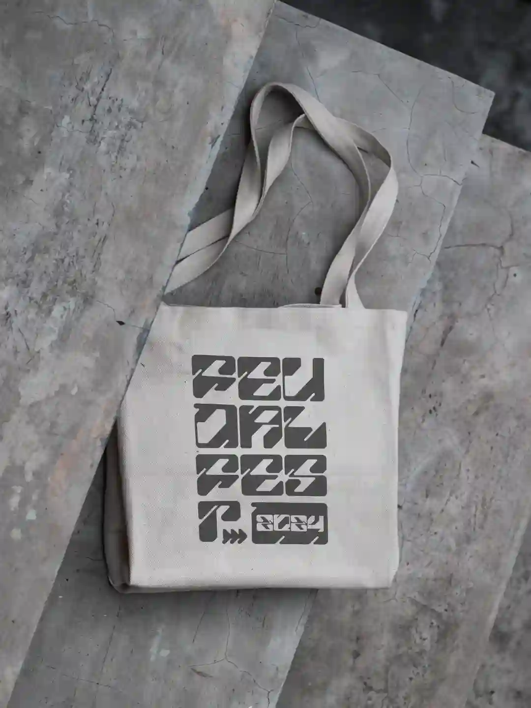 240802B_Totebag-Mockup 1